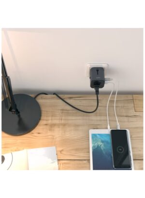 Aukey PA-TA01 Universal Travel Wall Charger With Type C and USB-A Ports - Image 4